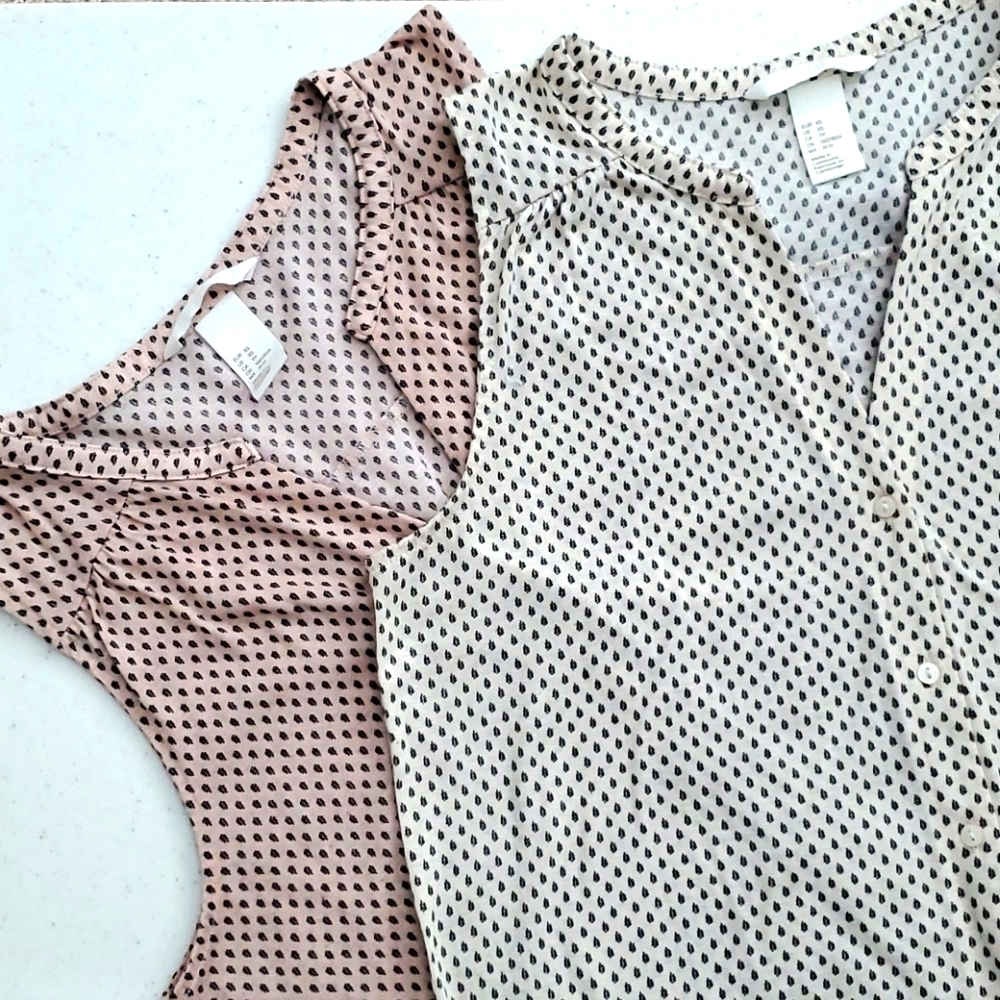 Sleeveless V-Neck Button Down Top H & M